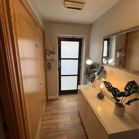 Entire 1 Bedroom Near Airport