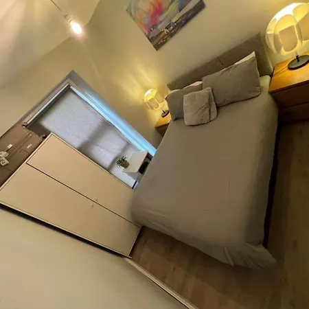 Apartmán Entire 1 Bedroom Near Airport